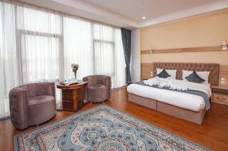 Отель Park Hotel Orleu Шымкент Двухместный номер Делюкс с 1 кроватью или 2 отдельными кроватями-1
