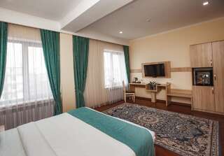 Отель Park Hotel Orleu Шымкент Двухместный номер Делюкс с 1 кроватью или 2 отдельными кроватями-7